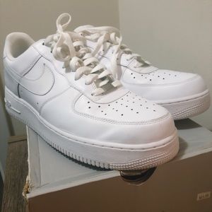 Men’s Nike Air Force 1’s size 13